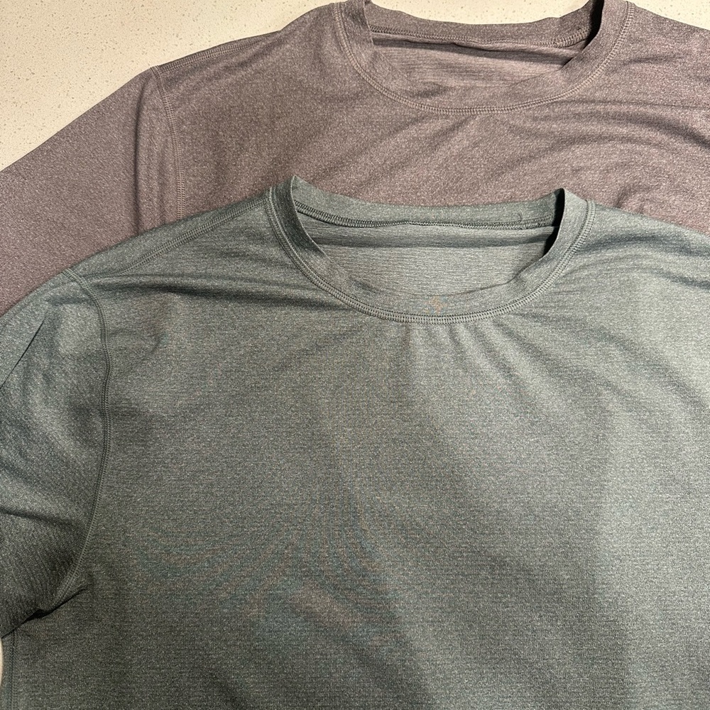 2 Vuori Performance Tees